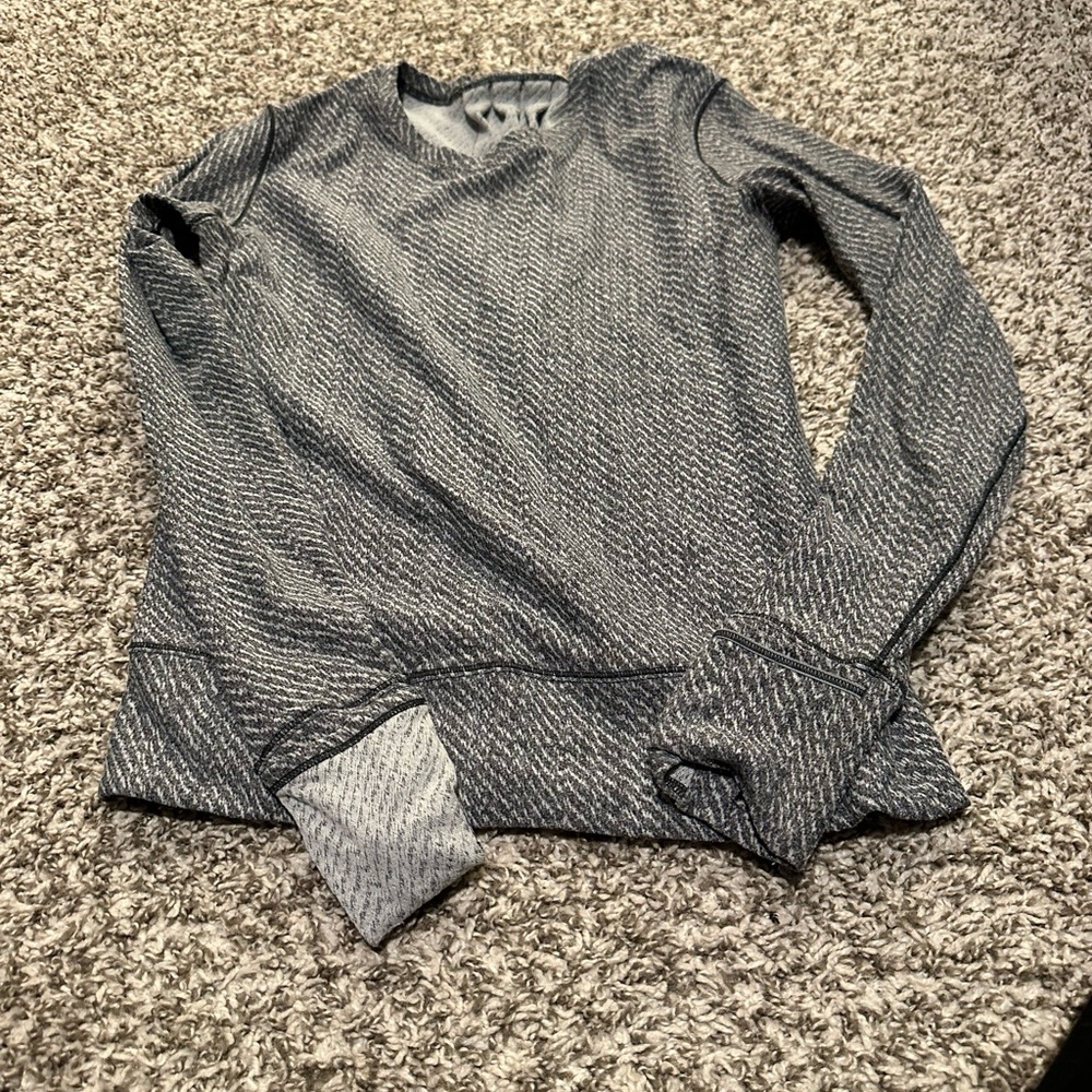 Lululemon runners pull over
